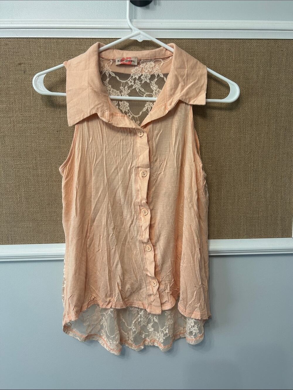 Body Central Peach Lace-Back Sleeveless Button Down Shirt